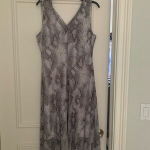 V NECK SNAKE PRINT DRESS
